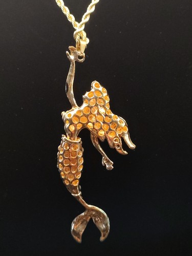 18" Gold Toned Rope Necklace 4" moveable Mermaid Pendant Enamel & Rhinestone - Bild 9 von 10