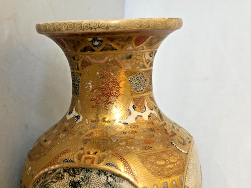 Exceptional Antique Japanese Satsuma Pottery Signed Hattori Hand Painted Vase. - Picture 18 of 19