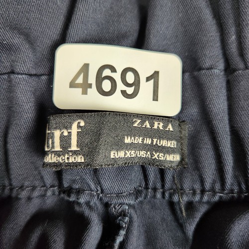 Zara Shorts Women Extra Small Navy Blue Paperbag Belted High Waist Pleated Front - Picture 8 of 10