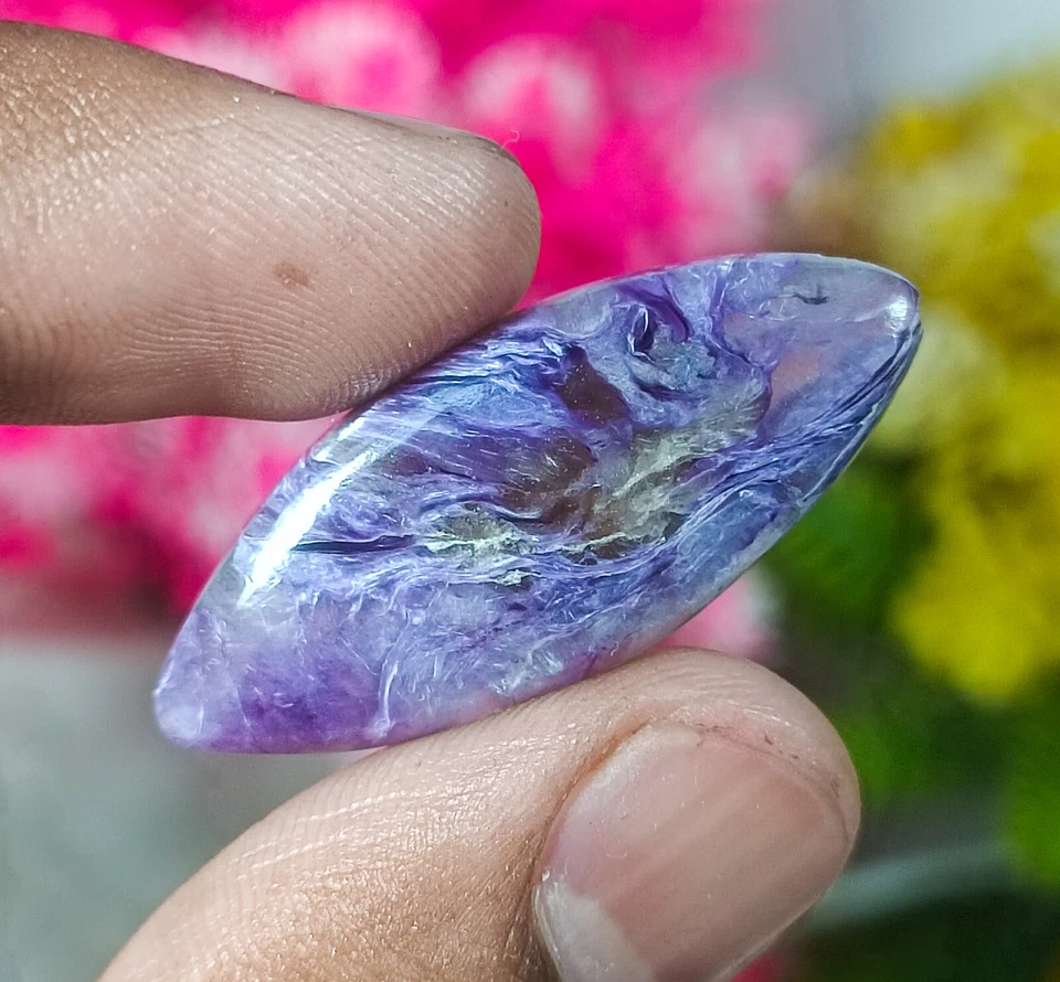 Natural  Purple Chroite Cabochon, Amazing Oval Charoite 19.50 Ct ,36x15x4 MM - Image 4 of 4