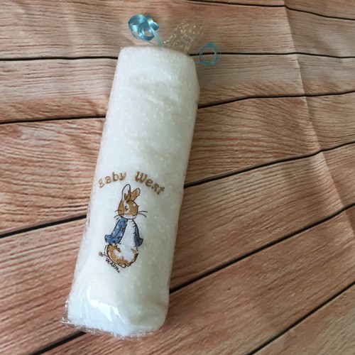 Manta de lana personalizada bordada Peter Rabbit rosa azul gris regalo para bebé - Imagen 7 de 11