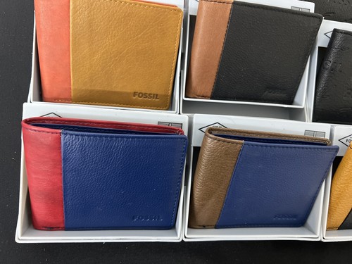 Fossil Logo Embossed Bifold Premium Leather Men's Wallet New/Boxed Red /Tan. - Picture 8 of 8