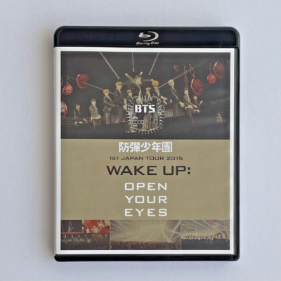 防弾少年団 1st JAPAN TOUR 2015 WAKE UP BTS - BTS 1st JAPAN TOUR 2015 WAKE UP: OPEN YOUR EYES [BLU