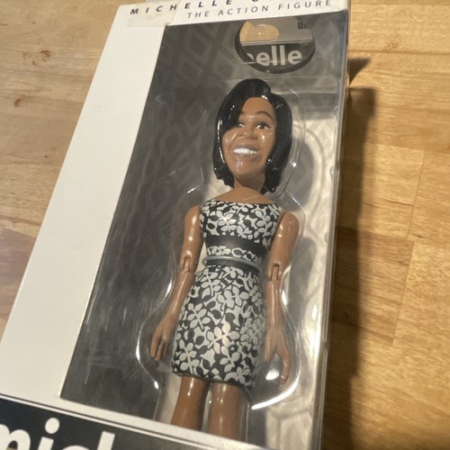 NEU 2009 Jailbreak Collective Michelle Obama die Actionfigur weiß schwarz Kleid - Bild 12 von 14