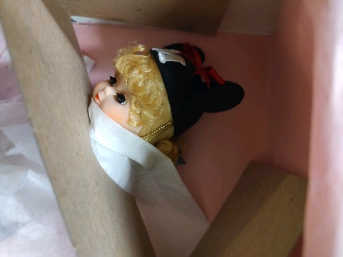 Madame Alexander Disney Mouseketeer 8" Puppe neu in OVP alles Etikett dabei - Bild 4 von 8