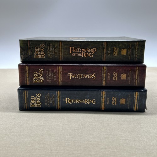 The Lord of the Rings Complete EXTENDED EDITION Trilogy 1-3 (DVD 12-Disc Set) - Picture 2 of 23