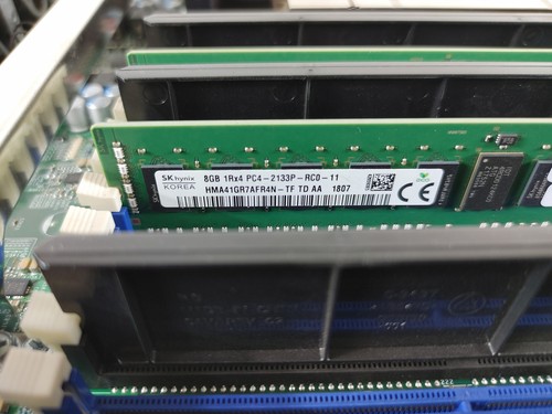 EMC XtremIO 100-586-049-01 1.90 GHz Intel Xeon E5-2609 v3 32 GB DDR4 Server No - Picture 10 of 10