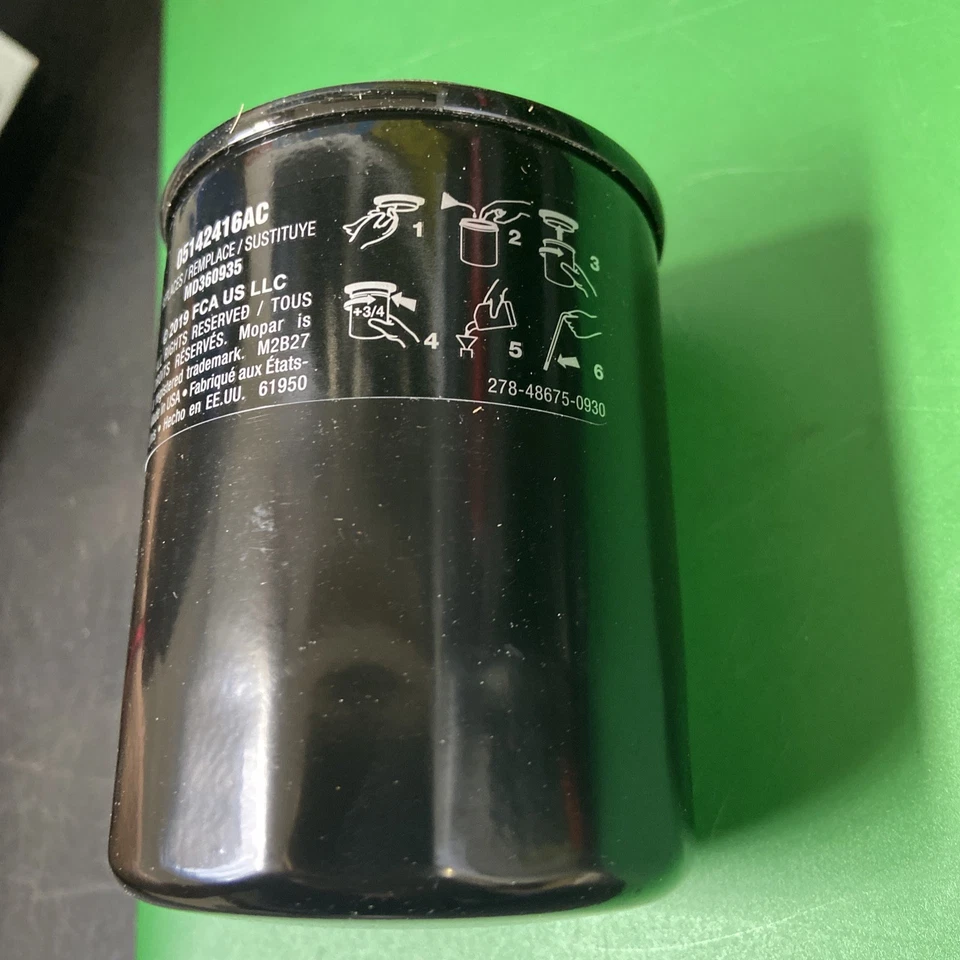 01-05 CHRYSLER SEBRING NEW GENUINE ENGINE OIL FILTER MOPAR 05142416 - Image 3 of 4