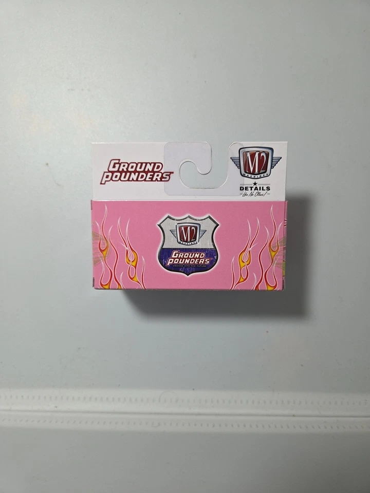 Máquinas M2 1958 Plymouth Fury Ground Pounders rosa con llamas amarillas 1/64 nuevo Foto 3 de 4