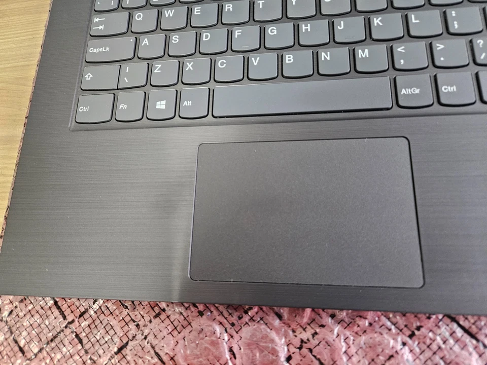 Faulty Lenovo V330-14ARR - Ryzen 5 2500U Radeon - 8GB Ram - No Storage - Image 3 of 4