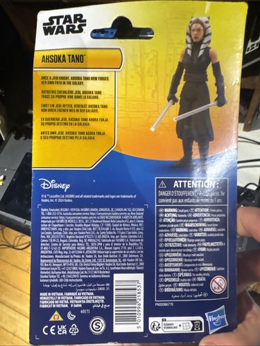 Star Wars  - Ahsoka Tano Action Figure - Picture 2 of 6