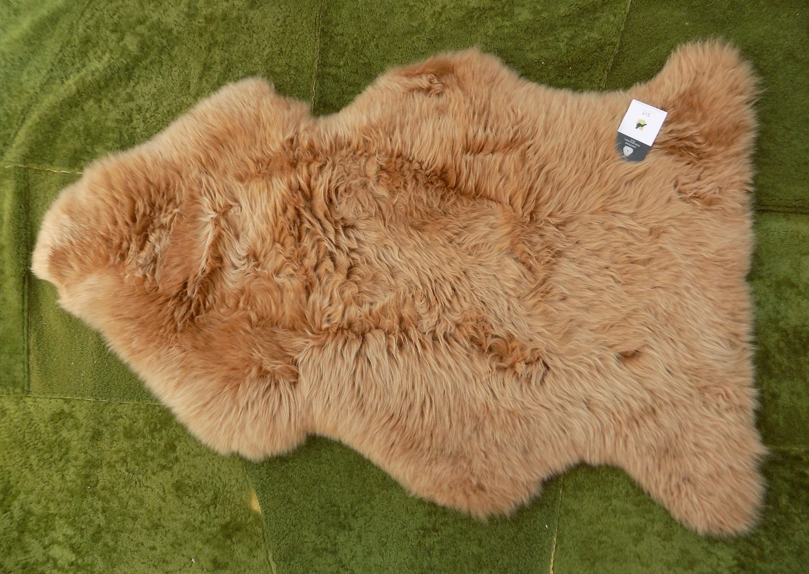 LARGE - TOFFEE braun BEIGE - 100% GENUINE AUSTRALIAN SHEEPSKIN RUG LARGE - TOFFEE braun BEIGE - 100% GENUINE AUSTRALIAN SHEEPSKIN RUG