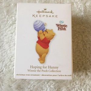 Hallmark-Keepsake-Winnie-The-Pooh-Hoping-For-Hunny-2011-Christmas-Ornament
