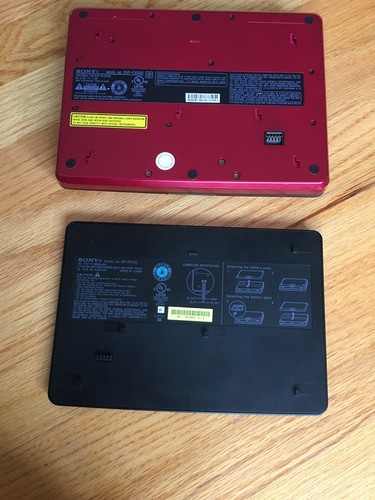 Sony DVP-FX930 Portable DVD Player (9” screen),NICE ,RARE(RED)  & Carry Bag - Picture 4 of 8