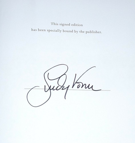 LINDSEY VONN Signed Autographed 'Strong is the New Beautiful' Hardcover Book 1st - Picture 3 of 4