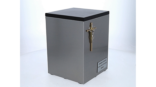 Container suitable for a capsule from crematorium, stainless-steel urn - Video 1 di 1