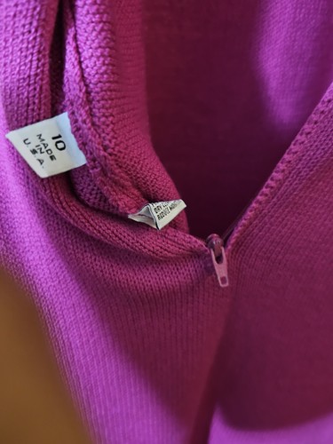 A Beautiful Classic Pink St. John dress Size 10. - Picture 6 of 11