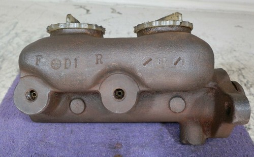 1965-1966 Chevy Corvette Power Brake Master Cylinder 5467084 - Picture 2 of 9