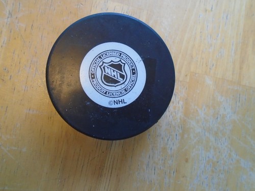 Tanner Glass Autographed Vancouver Canucks Puck - Picture 2 of 3