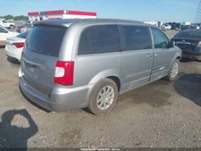 Used Radiator fits: 2014 Chrysler Town & country heavy duty cooling Grade A