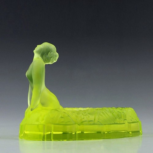 Art Deco Sculpture Vaseline Uranium Glass Bowl 1930' H.Hoffmann by Lalique