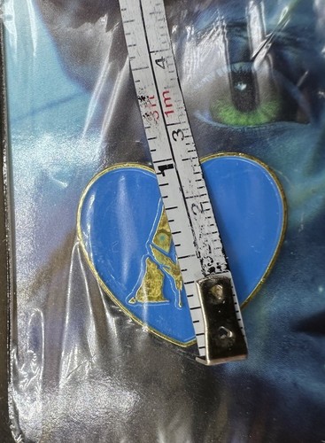 Avatar The Way of Water Variety Childrens Charity Heart Pin 1" Gold & Blue 2022 - Bild 3 von 3