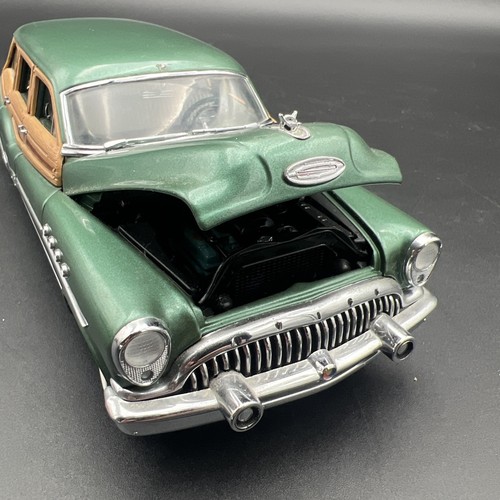 Danbury Mint 1953 Buick Estate Wagon Roadmaster Green 1:24 Scale Diecast Car - Picture 18 of 20