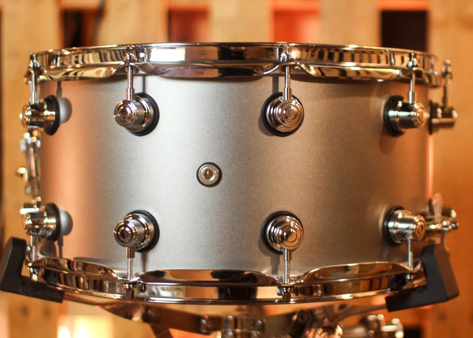 DW 7x14 Design Limited Edition Titanium Satin Lacquer Snare Drum - DDLM0714SSTS - Image 3 of 4