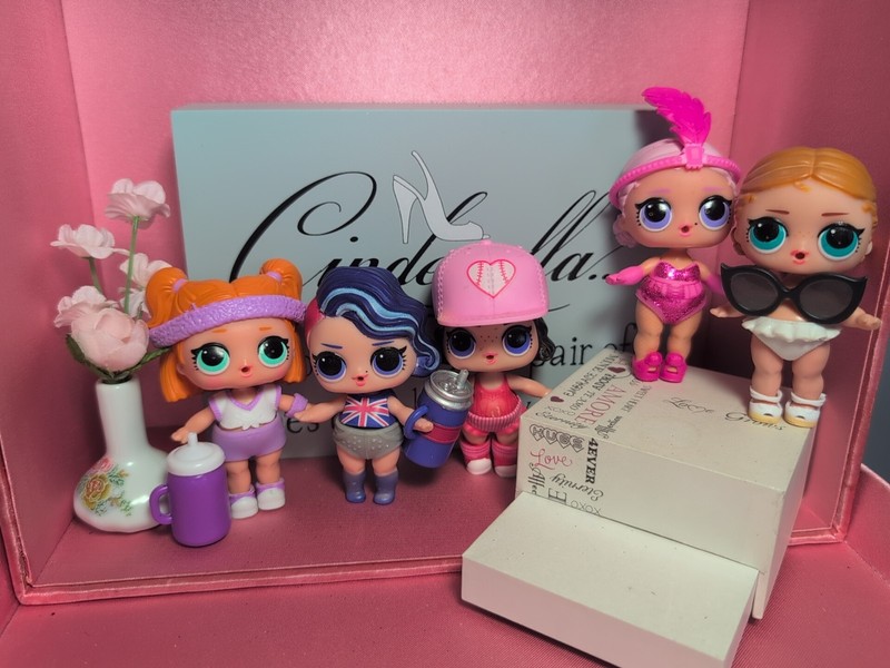 LOL Surprise Dolls Confetti Pop Cheeky, Sprints, Showbaby, Vacay Shortstop 