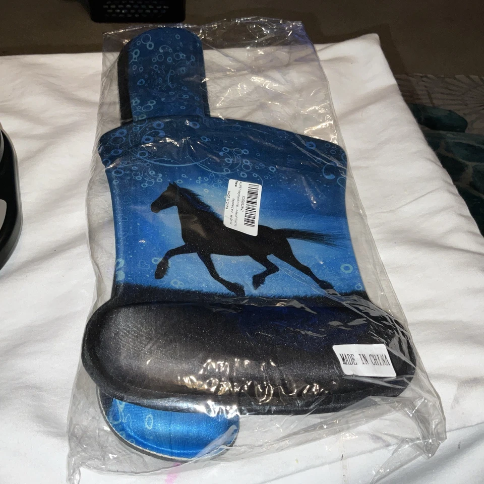 Mouse Pad W/ Wrist Support & Keyboard Wrist Rest Non-Slip Durable Mouse Pad NEW - Image 3 of 4