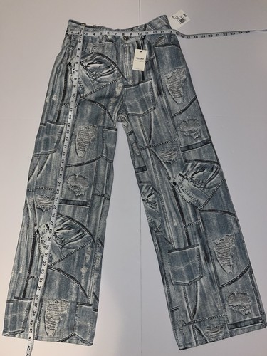 Forever 21 All Over Patch Print Baggy Jeans Women’s 26 Premium Distressed Style - Picture 2 of 4