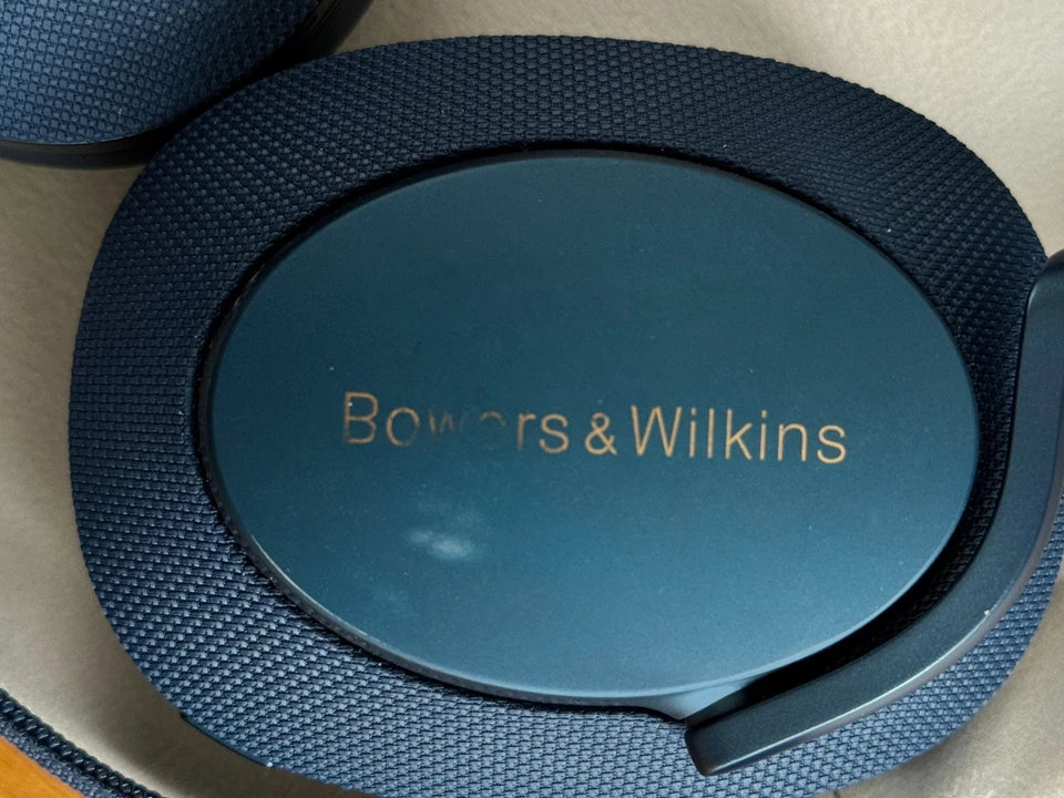 Bowers & Wilkins Px7 S2 Wireless Headphones - Used, Working - Image 3 of 4