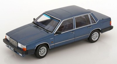 1:18 Triple 9 Volvo 760 1985 bluemetallic
