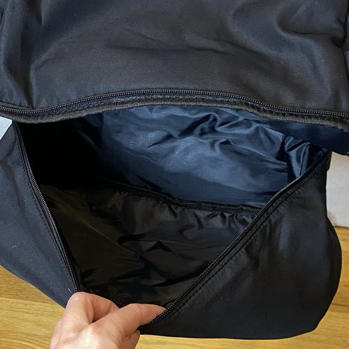 Beyond Yoga Convertible Gym Bag Backpack Black Athletic Sporty Workout Dance NWT - Picture 10 of 12