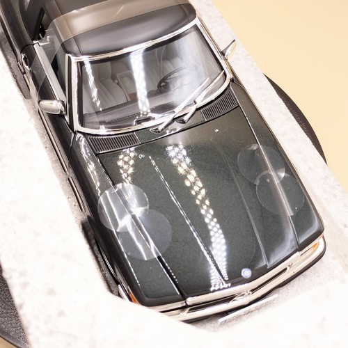Norev 1/18 Mercedes-Benz 300 SL Convertible R107 1985-89 Black B66040678 - Picture 6 of 12