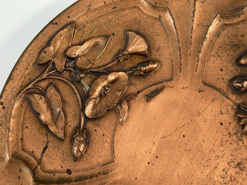Placa de pared floral Albert Gilles Daisy Plate cobre Repousse Art Deco, ¡firmada! - Imagen 2 de 8