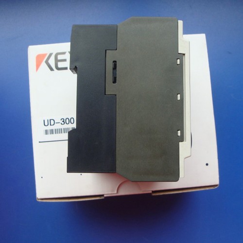 KEYENCE PLC UD-300 WITH ONE YEAR WARRANTY US Free TAX 1PCS NIB  US Free TAX - Picture 3 of 3