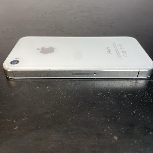 Apple iPhone 4 8GB AT&T Good Condition Model A1332 - Picture 6 of 9