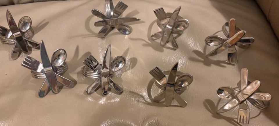 JUEGO DE 8 SERVILLETEROS DE ACERO INOXIDABLE CON FORMA DE TENEDOR, CUCHILLO Y CUCHARA Foto 4 de 4