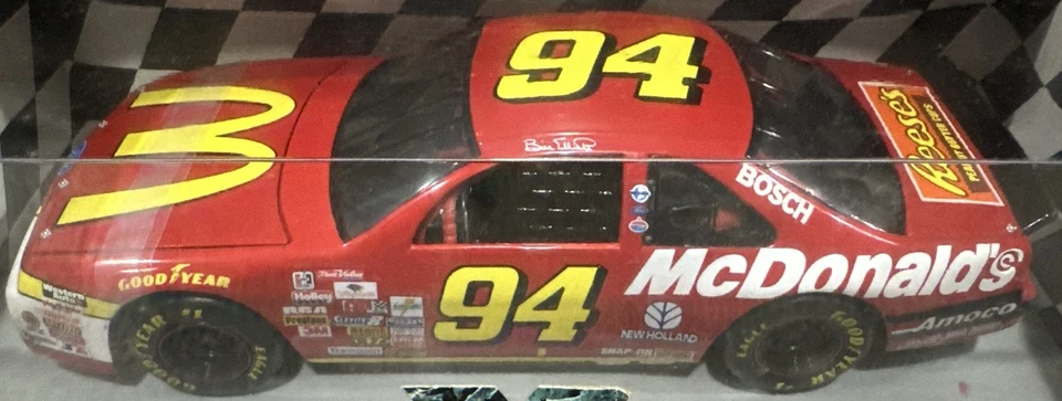 Bill Elliott McDonald’s Ford Thunderbird 1997 1/18 ERTL American Muscle NASCAR Foto 3 de 3