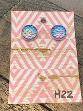 BRAND NEW HAND CRAFTED SILVER TONE POST EARRINGS H22 IRIDESCENT MERMAID JEWELRY