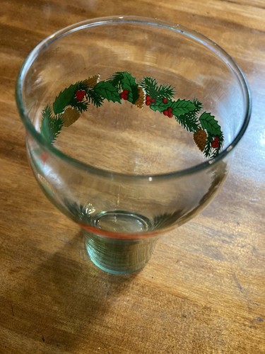 Vintage Coca-Cola Holiday Glasses - Picture 5 of 6