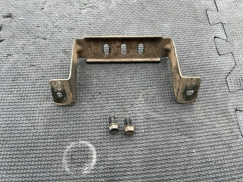 Soporte de asiento guardabarros trasero Yamaha TTR90 2002 montaje - Imagen 2 de 4
