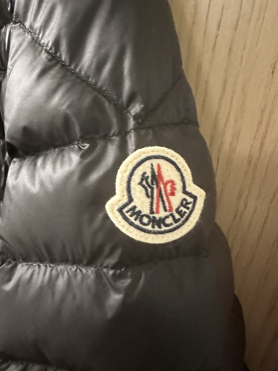 Moncler Vintage Daniel Down Padded Lightweight Zip Jacket Moncler Vintage Daniel Down Padded Lightweight Zip Jacket