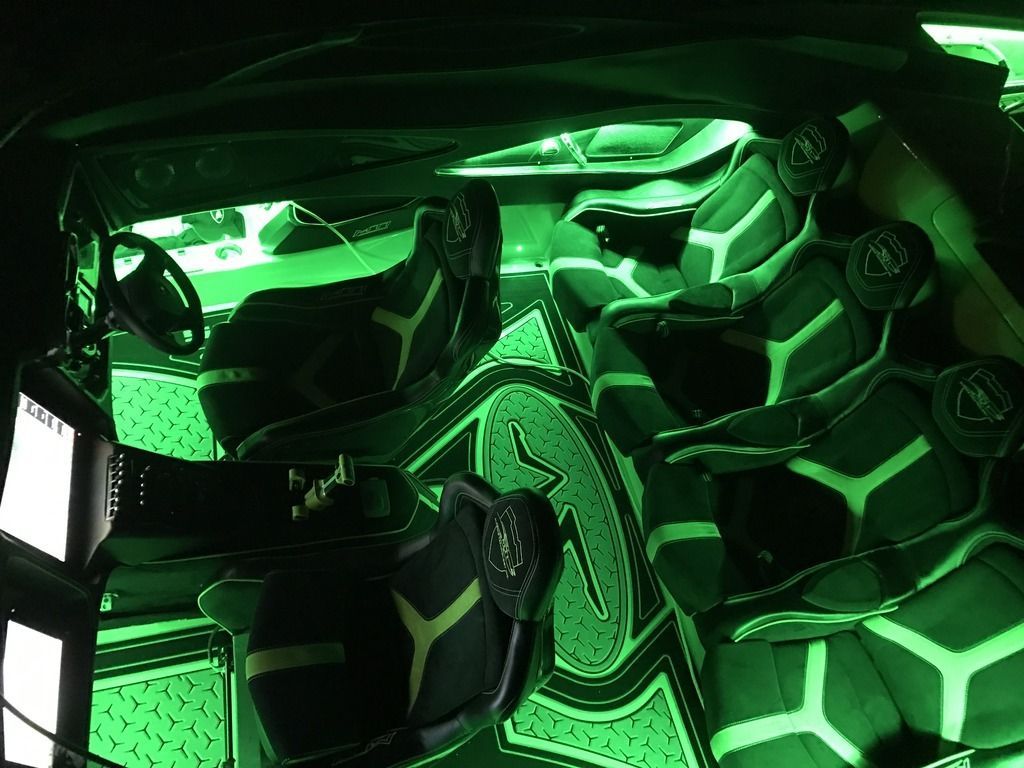 2016 Lamborghini Aventador SV - Picture 10 of 24