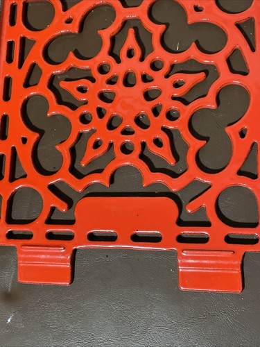 Le Creuset Square roter gusseiserner Buchständer & Untersetzer ohne Ständer - Bild 10 von 11