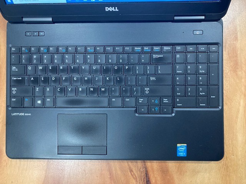 Dell Latitude E5540 15.6" i5-4310U 8GB RAM 256GB SSD Windows 10 Pro - Picture 2 of 7