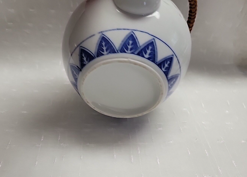 Vintage Chinese Blue & White Rice Grain Teapot Set, 3 Cups, 6 Saucers - 5" Tall - Picture 11 of 24