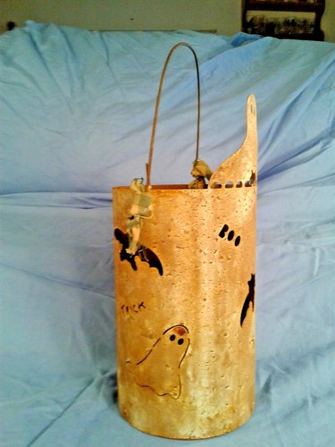 HALLOWEEN CANDLE HOLDER RUSTIC VINTAGE / VINTAGE INSPIRED Bats 9.75" Tall - Picture 8 of 12