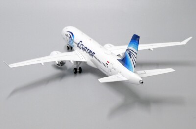 航空機・ヘリコプター JC WINGS 1/200 EGYPTAIR A220-300 SU-GEY Amazon.com: JC Wings Egypt Air A220-300 SU-GEY 1:200 DIECAST